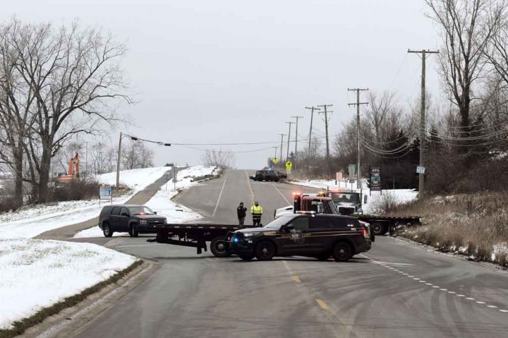 Foto Terpopuler: Penembakan di SMA Michigan hingga Rihanna Dianugerahi Gelar Pahlawan Nasional