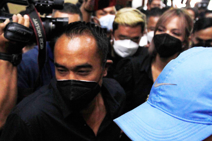 Nia Ramadani dan Ardi Bakrie Bungkam Saat Tiba di PN Jakarta Pusat