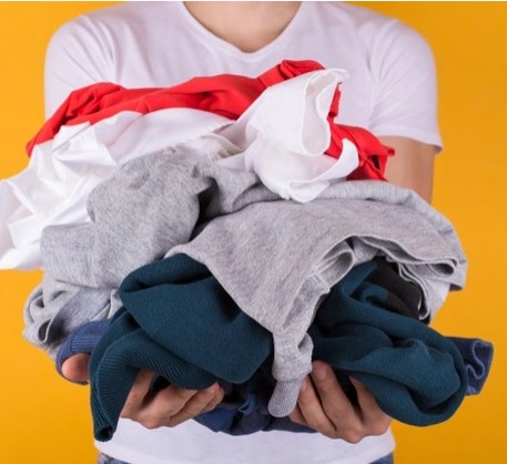 6 Cara Mudah Bikin Pakaian Anti Kusut tanpa Menggunakan Setrika