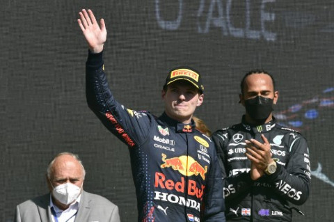 Verstappen dan Hamilton Kalem Menyambut Balapan Penentu di F1 GP Arab Saudi