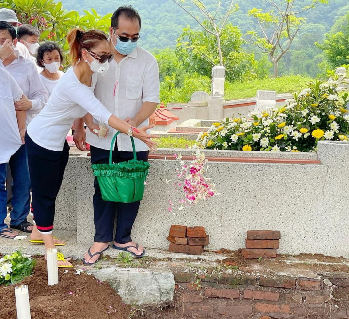 Ibu Mertua Meninggal, Inul Daratista Kenang Pesan Hidup Bertoleransi