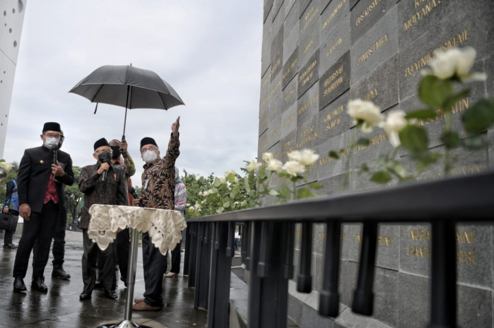 Wapres Ma'ruf Amin Resmikan Monumen Perjuangan Covid-19 Jabar