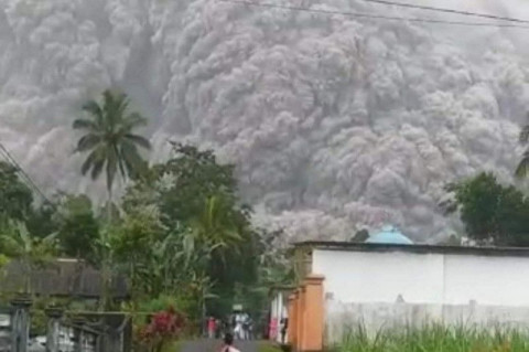 Pusat Vulkanologi Beberkan Penyebab Erupsi Gunung Semeru