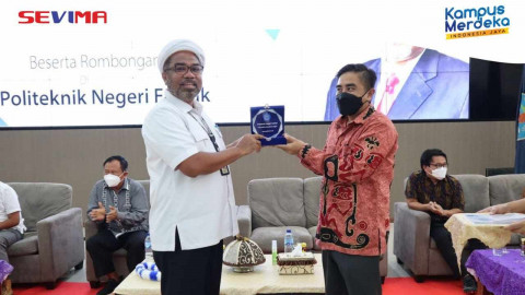 Politeknik Negeri Fakfak Sabet Penghargaan PDDIKTI Awards