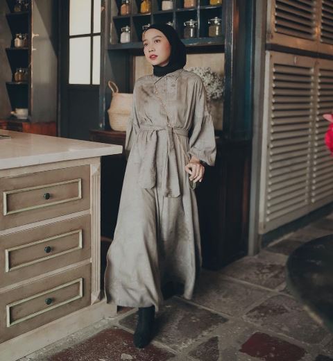 Salah satu gaya hijab yang menawan adalah Korean style. (Foto: Dok. Instagram Elsya Sandria/@elsyandria)