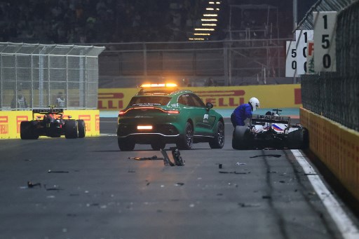 F1 GP Arab Saudi Ditunda karena Rentetan Kecelakaan