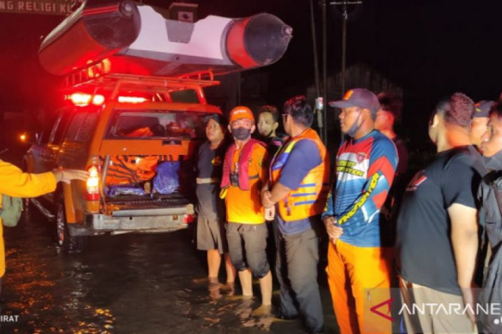 Belasan Kelurahan di Banjarmasin Tergenang Banjir Rob