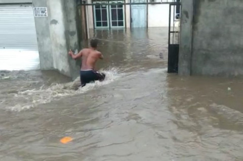Banjir Rendam Kota Mataram, Wisata Pantai Senggigi Ditutup