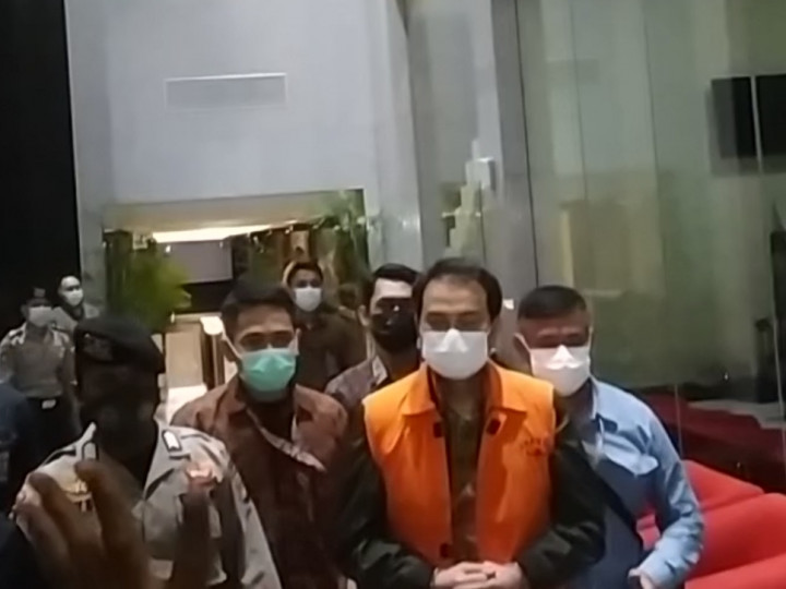 Hakim Ultimatum Azis Syamsuddin Tidak Coba Mainkan Perkara di Pengadilan