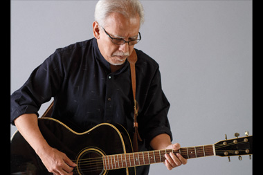 Iwan Fals Rilis Single Baru yang Ditulis oleh Enda Ungu