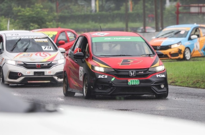 Honda Jazz vs City Hatchback Dipakai Balapan, Mana yang Lebih Garang?