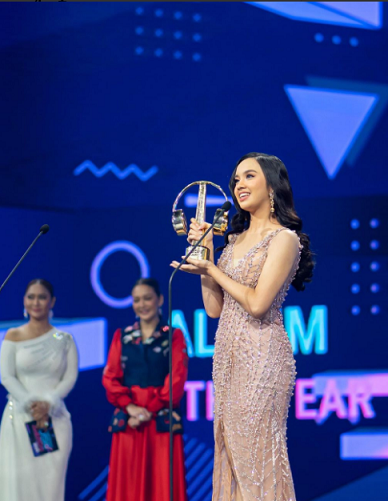 Lyodra Raih Album of The Year, Tampil Anggun dengan Balutan Gaun Berpayet