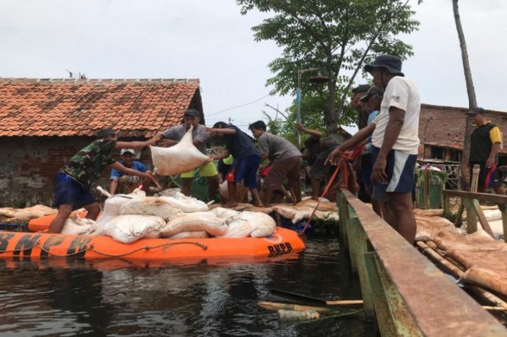 228 Korban Banjir Pekalongan Masih Mengungsi