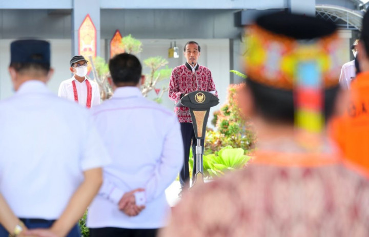 Embankments Expected to Prevent Flooding in Sintang: Jokowi