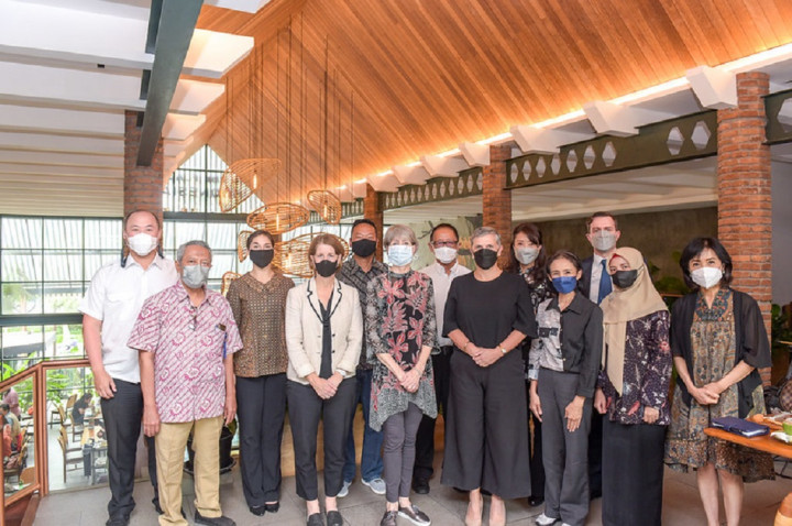 Dubes Australia Penny Williams Kunjungi Sejumlah Pabrik di Jawa Timur