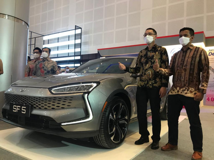 Perdana di Indonesia, DFSK Pamer SUV Listrik Seres SF5