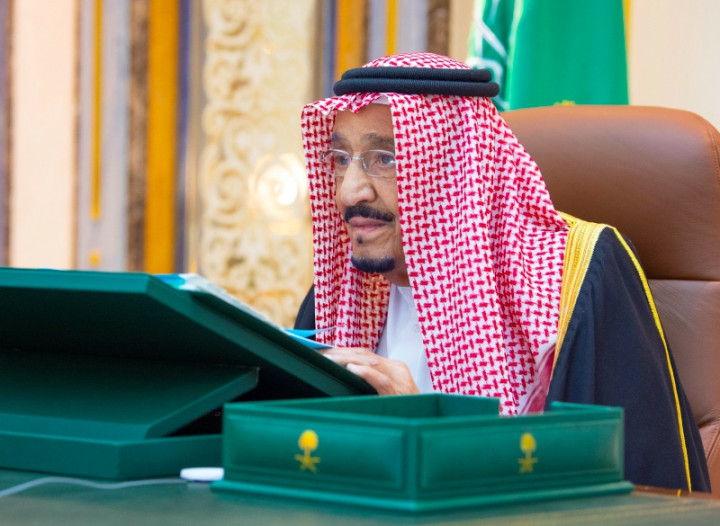 Populer Internasional: Raja Salman Sembunyi di Gurun hingga Varian Omicron Hindari Vaksin