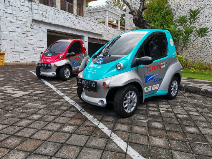 Mencoba Mobil Listrik Toyota Coms, <i>Single Seater Car</i>