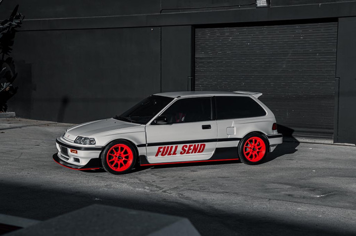 Honda Civic EF dengan Sentuhan Indonesia Karya West Coast Customs