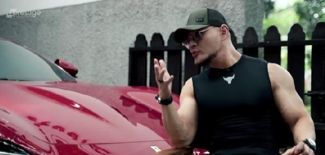 Wow! Deddy Corbuzier Jadi Pemilik Ferrari Roma Pertama di Indonesia