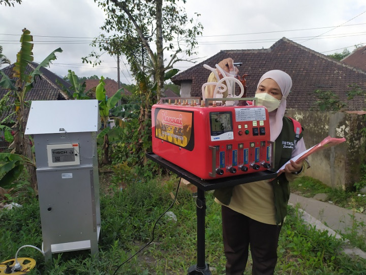 Cegah Penyakit, Kualitas Makanan di Pengungsian Erupsi Semeru Rutin Diperiksa