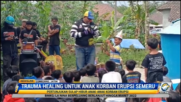 Aksi Sulap & Badut Hibur Anak-anak Korban Erupsi Semeru