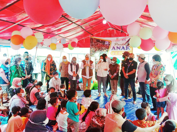 Menteri PPPA Pastikan Kelaikan Posko Pengungsi Erupsi Gunung Semeru