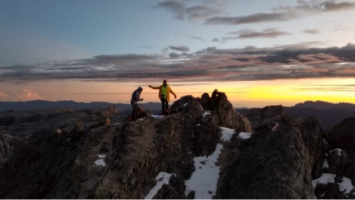 5 Gunung Tertinggi di Indonesia beserta Sejarahnya