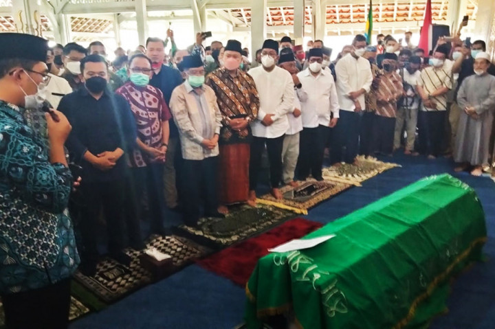 Foto Terpopuler: Oded Meningal Dunia hingga Puluhan Migran Meninggal Kecelakaan di Meksiko