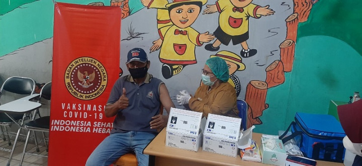 Kebut <i>Herd Immunity</i>, BIN Kalbar Vaksinasi Warga Pesisir