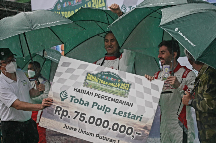 Sean Gelael Juara di Kejuaraan Reli Nasional Danau Toba