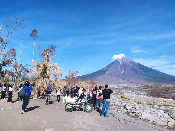 Menparekraf Terjunkan Tim Manajemen Krisis untuk <i>Recovery</i> Erupsi Semeru