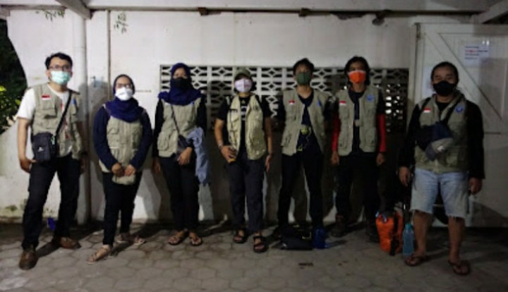 Relawan Mahasiswa UGM Bentuk Posko Bantuan Bencana Erupsi Semeru