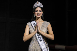 Harnaaz Sandhu dari India Jadi Miss Univers 2021