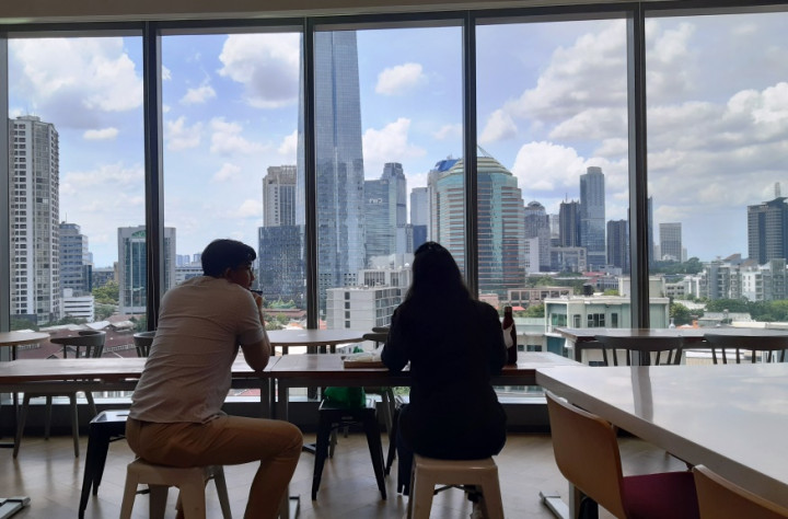 Cara Aman Makan Bareng saat Pandemi Covid-19 Menurut Epidemiolog