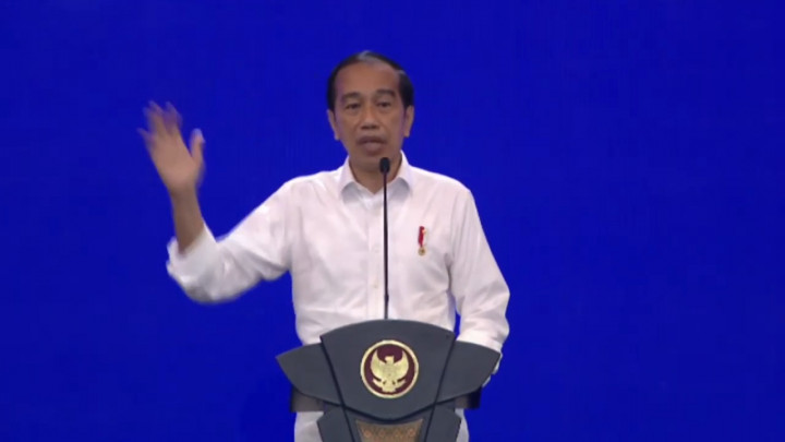 Jokowi: Kita Beruntung Punya Mas Nadiem
