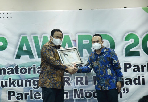 Rachmat Gobel Raih <i>Award</i> Pimpinan DPR Paling Aspiratif