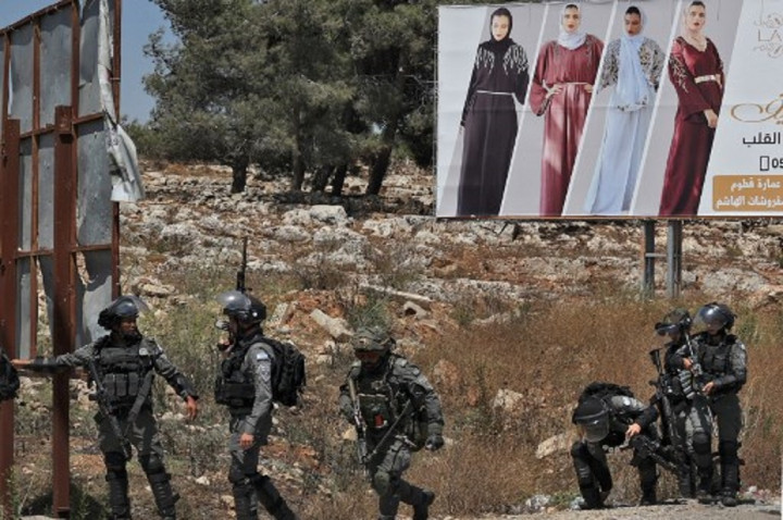 Tentara Israel Serbu Universitas di Tepi Barat, Sita Barang Mahasiswa