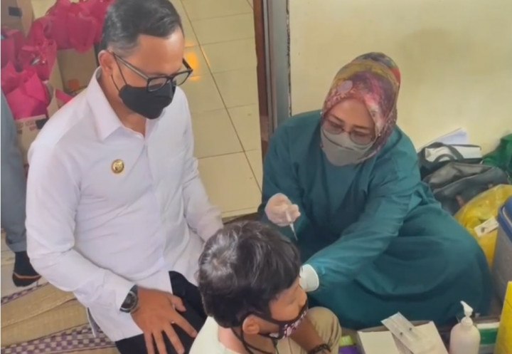 Bima Arya Imingi Anak Jalanan Hadiah agar Mau Divaksin