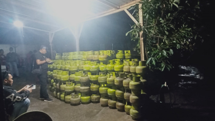 Gudang Penyimpanan Gas Elpiji Subsidi Ilegal Digerebek