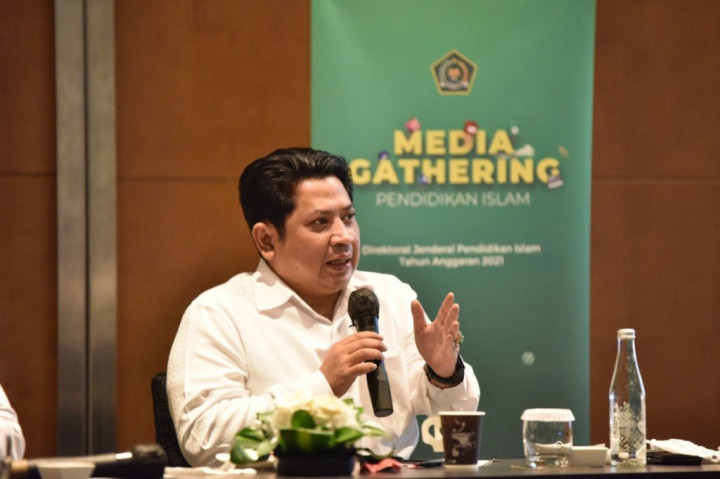 Kemenag Targetkan 40 Ribu Guru Madrasah Bergelar Sarjana