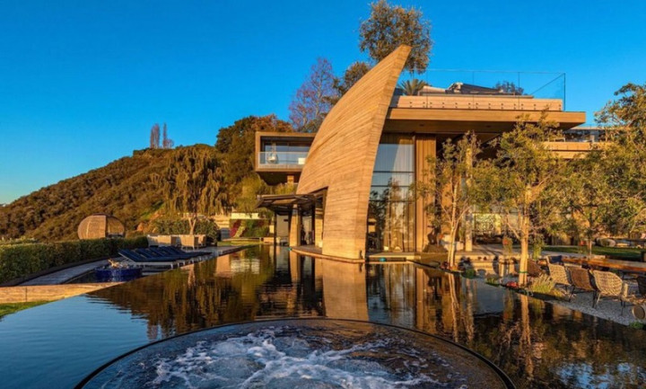 Populer Properti, Rumah Miliarder Termuda hingga Tren Kamar Mandi 2022