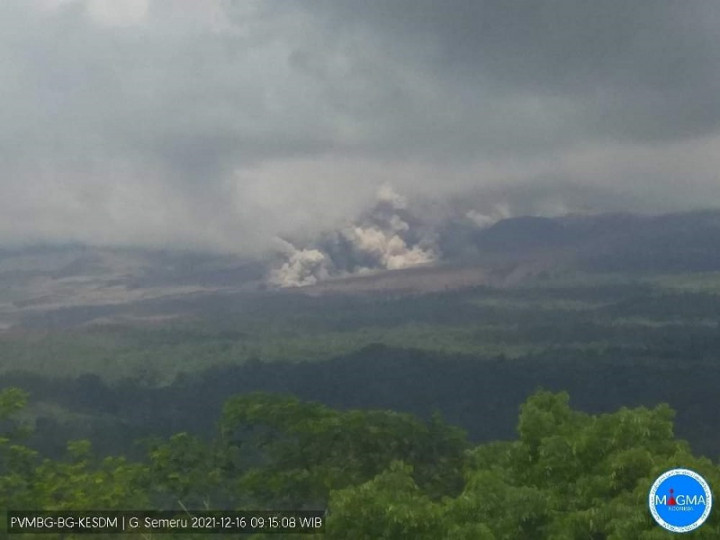 Waspada, Gunung Semeru Kembali Keluarkan Awan Panas Guguran