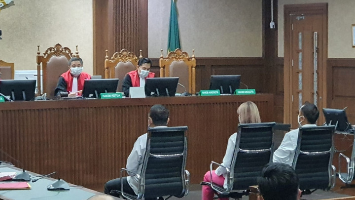 Diperiksa Sebagai Terdakwa, Nia dan Ardi Diminta Jujur