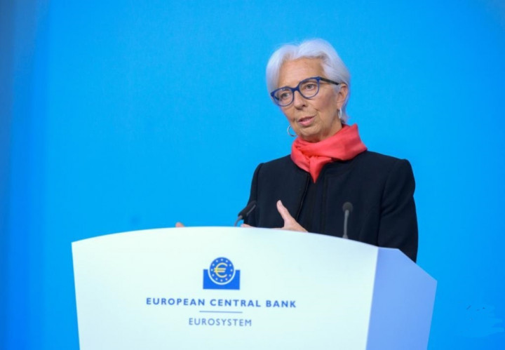 ECB Perlambat Laju Stimulus, Suku Bunga Takkan Naik Sebelum Oktober 2022