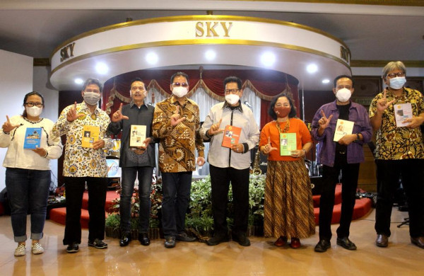 Denny JA: Buku adalah Harta Karun Budaya