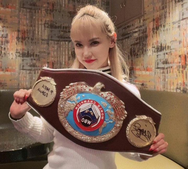 Dapat Kado Spesial dari Manny Pacquiao, Maria Ozawa Berbunga-bunga