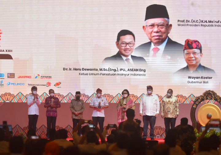Soekarno, Habibie, dan Djuanda Dianugerahi <i>Outstanding Lifetime Achievement</i> oleh PII