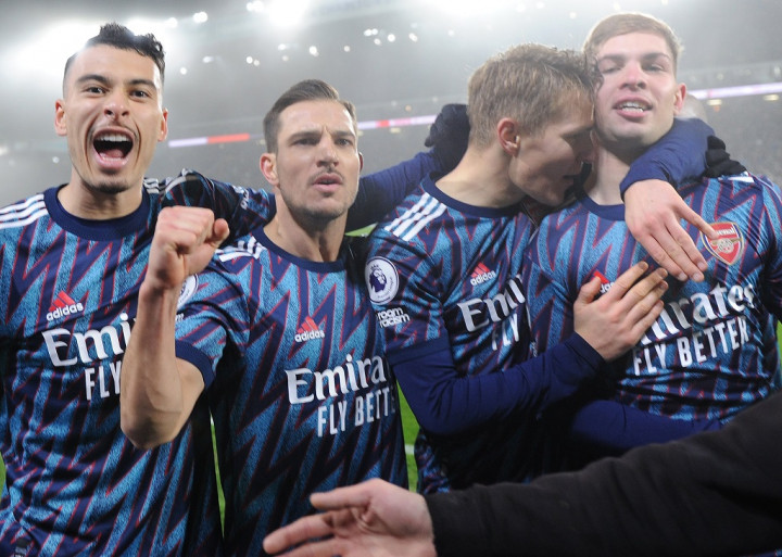 Arsenal Menang Besar di Markas Leeds United