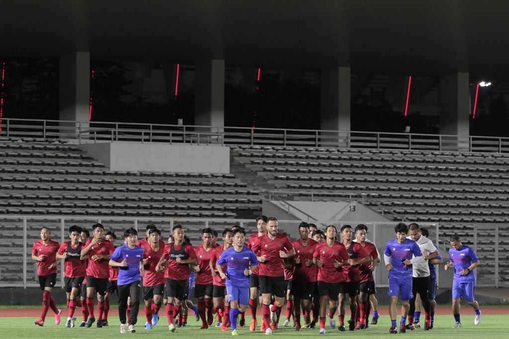 Timnas Indonesia menjalani latihan (MI/Pius Airlangga)